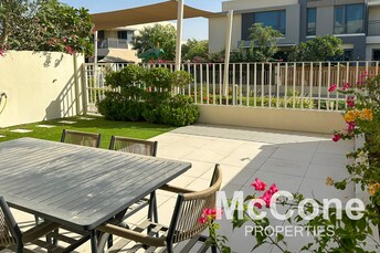 3 BR Villa For Rent in Maple 1