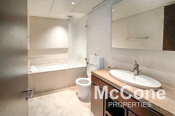 3 BR Apartment For Rent in Burj Khalifa