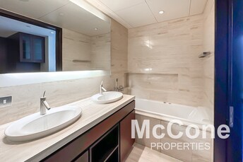 3 BR Apartment For Rent in Burj Khalifa