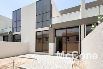 District 11 Townhouse for Rent, Mohammed Bin Rashid City, Dubai