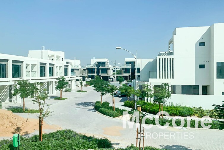  Townhouse for Rent, DAMAC Hills, Dubai