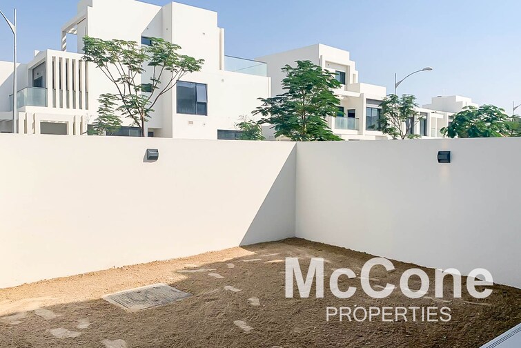  Townhouse for Rent, DAMAC Hills, Dubai