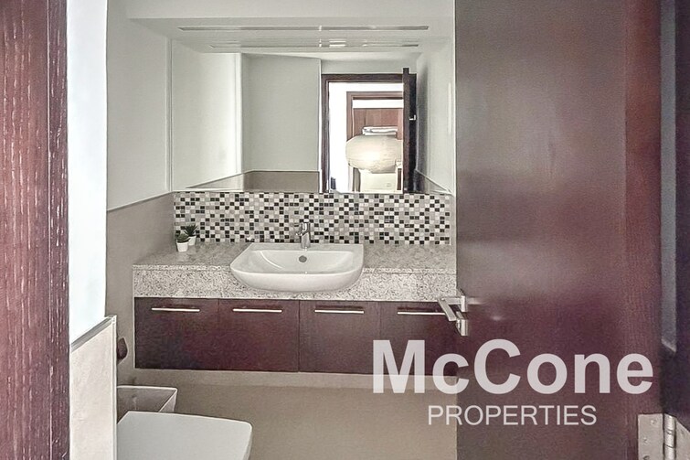 Bellevue Towers Apartment for Rent, Downtown Dubai, Dubai