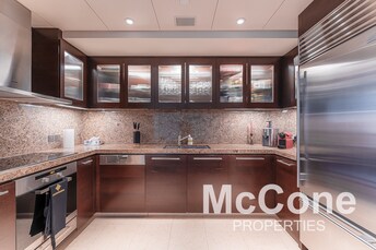 1 BR Apartment For Sale in Burj Khalifa