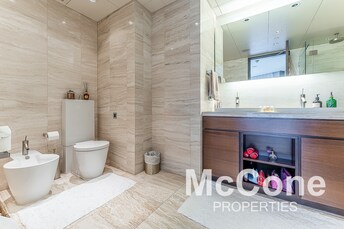 1 BR Apartment For Sale in Burj Khalifa