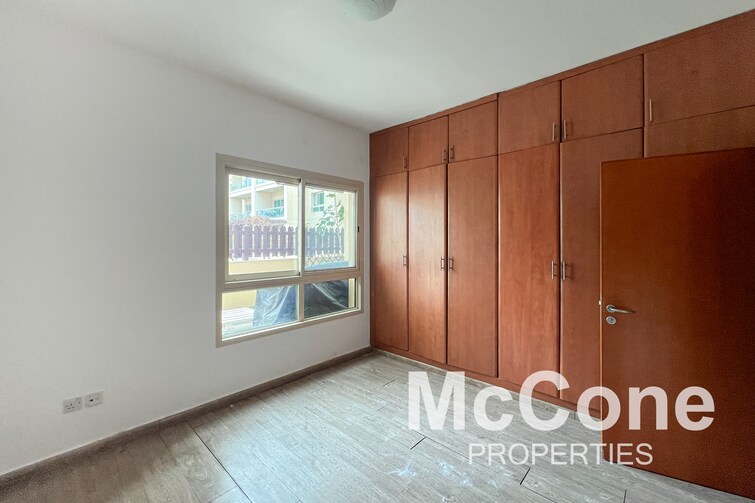 Al Dhafrah Apartment for Sale, The Greens, Dubai