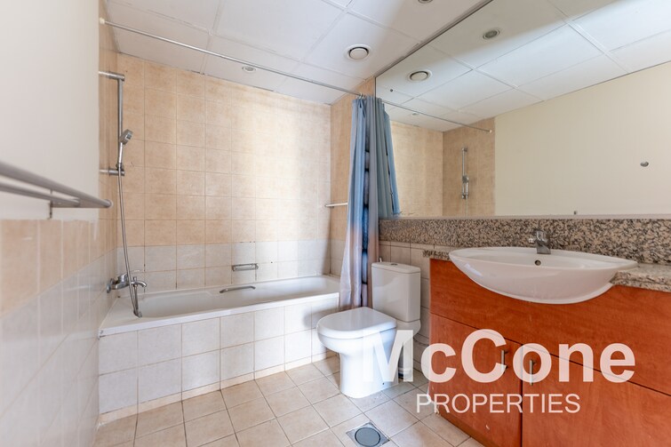 Al Dhafrah Apartment for Sale, The Greens, Dubai