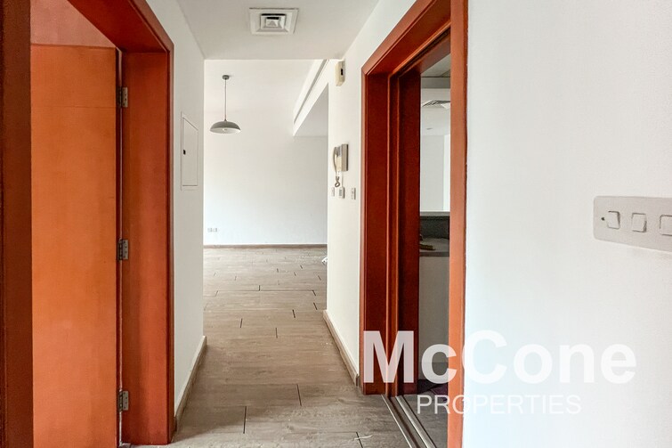 Al Dhafrah Apartment for Sale, The Greens, Dubai