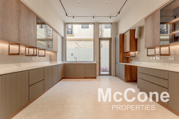 Jumeirah Park Homes Villa for Sale, Jumeirah Park, Dubai