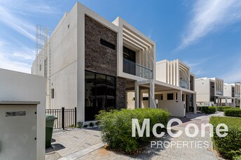  Villa for Sale, DAMAC Hills, Dubai