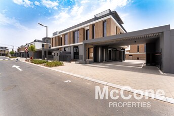 Villa For Sale in June