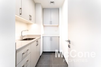 Villa For Sale in June