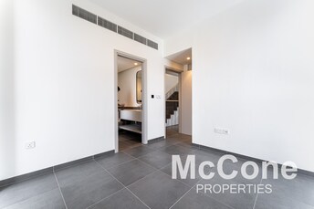 Villa For Sale in June