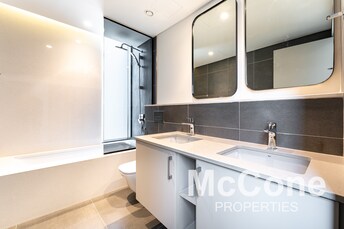 Villa For Sale in June