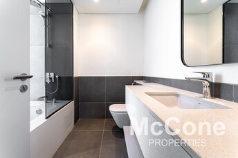 Villa For Sale in June