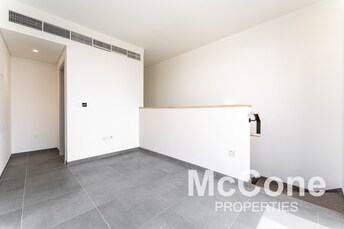 Villa For Sale in June