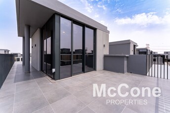 Villa For Sale in June