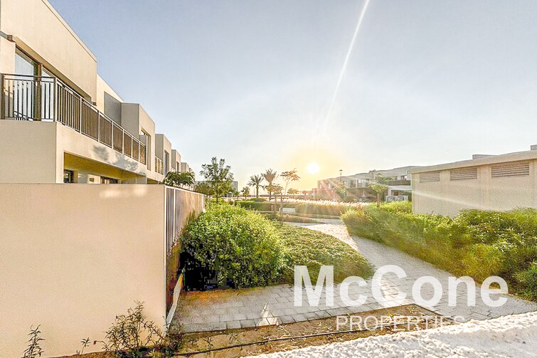  Townhouse for Sale, Dubai South, Dubai
