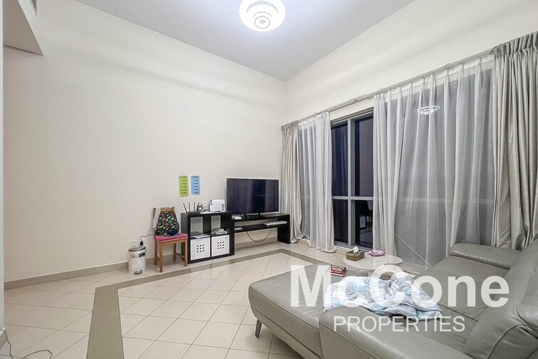 Golf Tower Apartment for Sale, The Views, Dubai