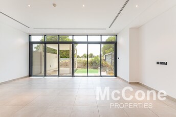 Jumeirah Luxury Townhouse for Sale, Jumeirah Golf Estates, Dubai