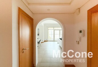 Shoreline Apartments Apartment for Sale, Palm Jumeirah, Dubai