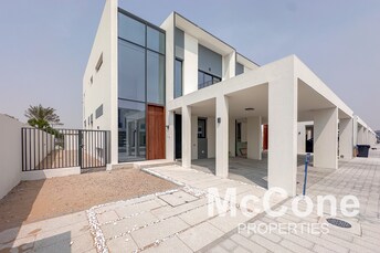 4 BR Townhouse For Sale in Eden