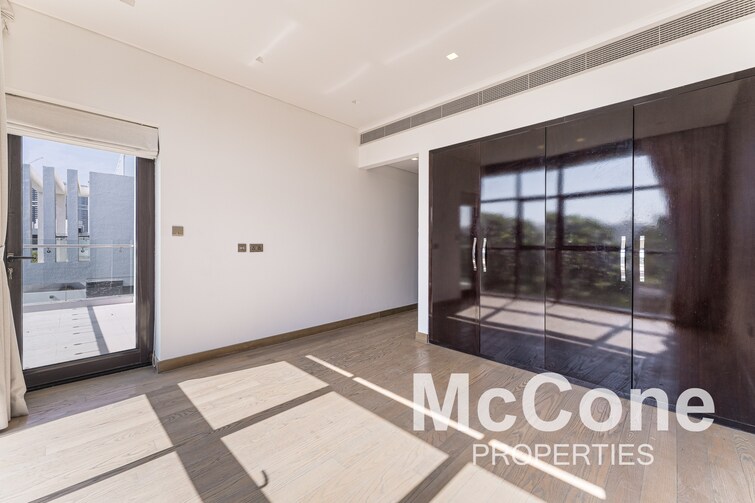  Villa for Sale, DAMAC Hills, Dubai