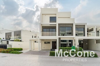 Villa for Sale, DAMAC Hills, Dubai