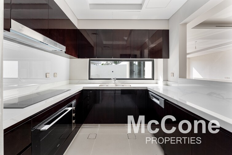  Villa for Sale, DAMAC Hills, Dubai