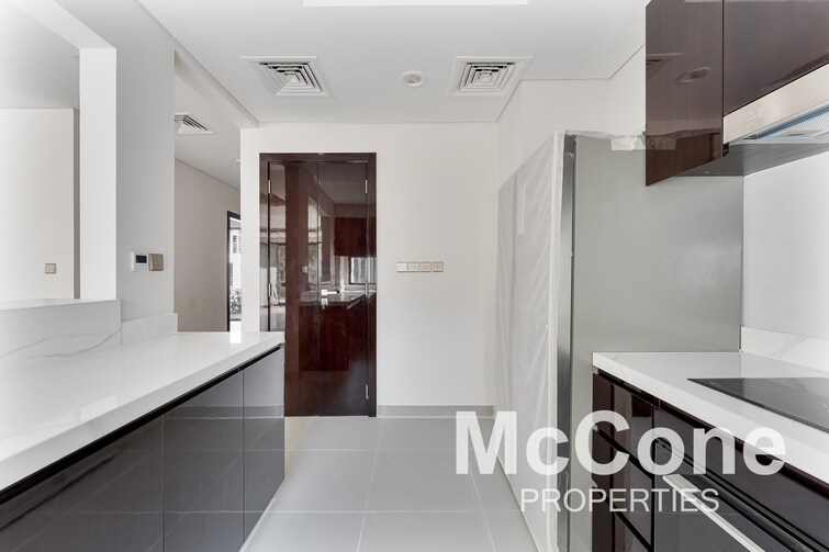  Villa for Sale, DAMAC Hills, Dubai