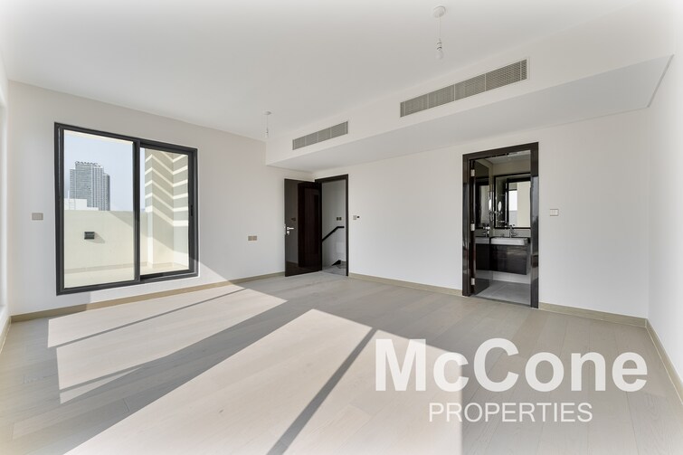  Villa for Sale, DAMAC Hills, Dubai