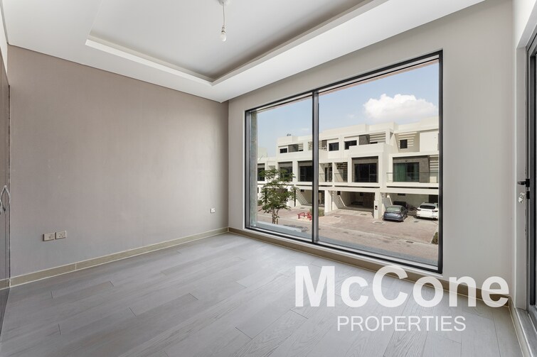  Villa for Sale, DAMAC Hills, Dubai