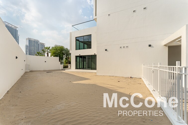  Villa for Sale, DAMAC Hills, Dubai