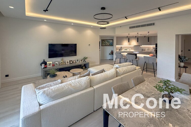 Shoreline Apartments Apartment for Sale, Palm Jumeirah, Dubai