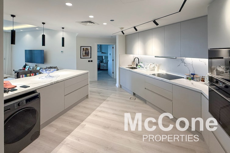 Shoreline Apartments Apartment for Sale, Palm Jumeirah, Dubai