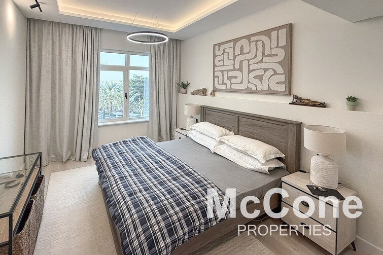 Shoreline Apartments Apartment for Sale, Palm Jumeirah, Dubai