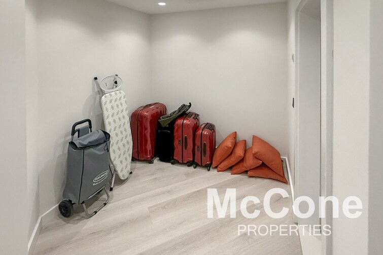 Shoreline Apartments Apartment for Sale, Palm Jumeirah, Dubai