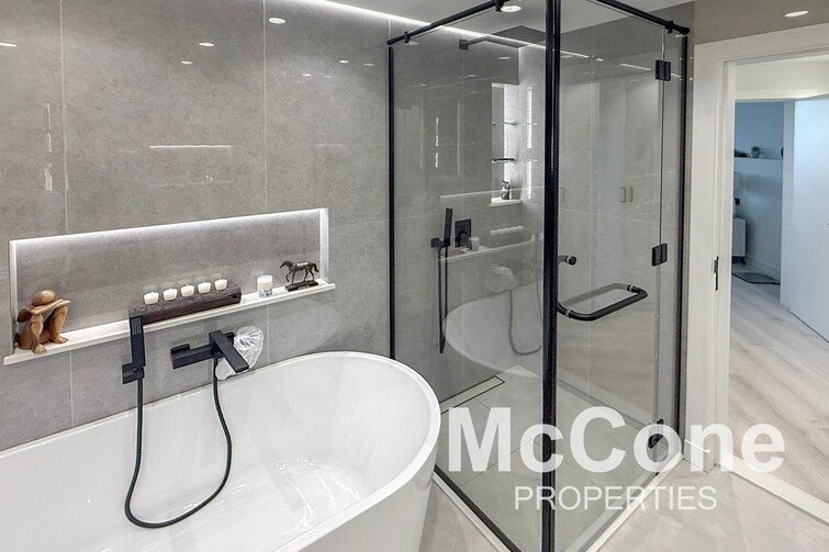 Shoreline Apartments Apartment for Sale, Palm Jumeirah, Dubai