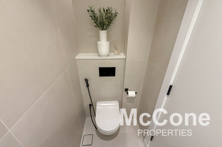 Shoreline Apartments Apartment for Sale, Palm Jumeirah, Dubai