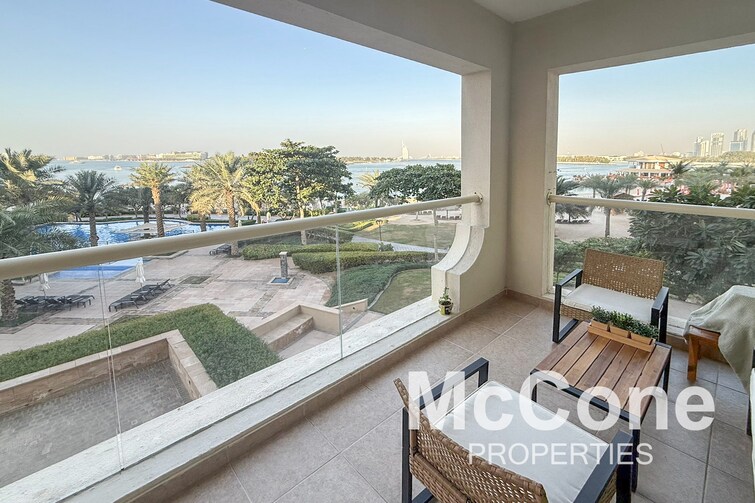 Shoreline Apartments Apartment for Sale, Palm Jumeirah, Dubai