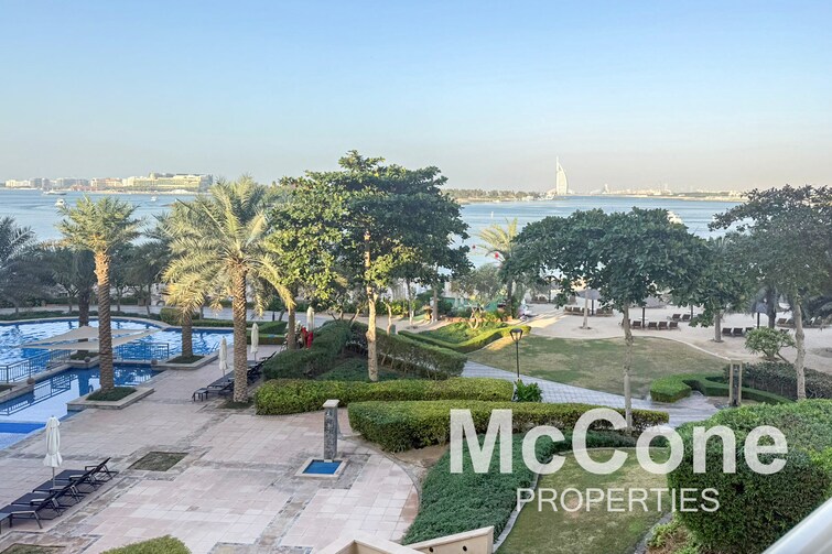 Shoreline Apartments Apartment for Sale, Palm Jumeirah, Dubai