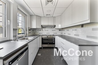 Townhouse For Sale in Dubailand