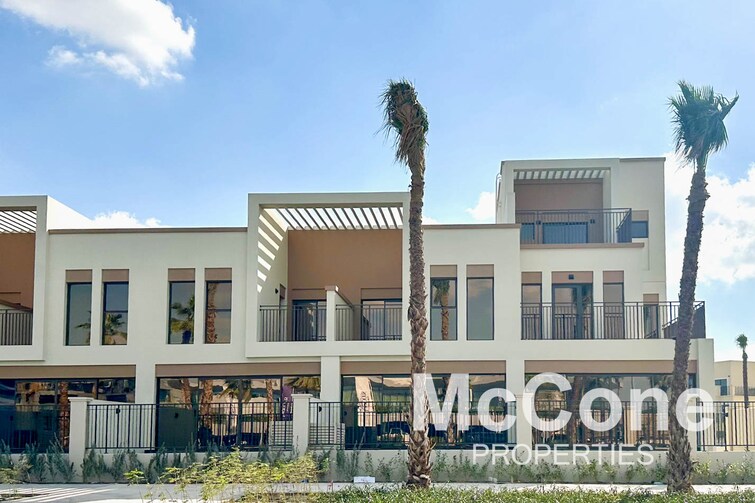  Villa for Sale, Damac Lagoons, Dubai