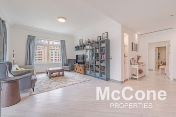 Shoreline Apartments Apartment for Sale, Palm Jumeirah, Dubai