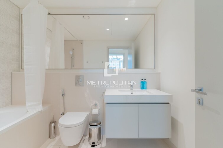 EMAAR Beachfront Apartment for Sale, Dubai Harbour, Dubai