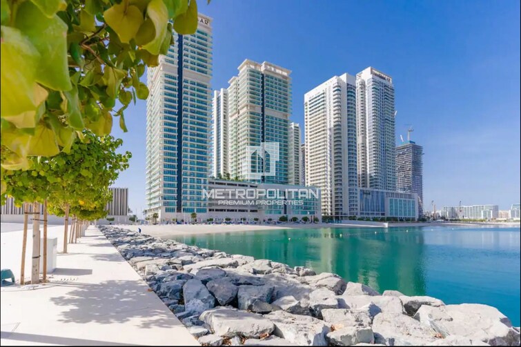 EMAAR Beachfront Apartment for Sale, Dubai Harbour, Dubai