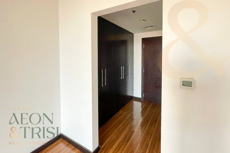 JLT Cluster S (Green Lake Towers) Apartment for Sale, Jumeirah Lake Towers (JLT), Dubai