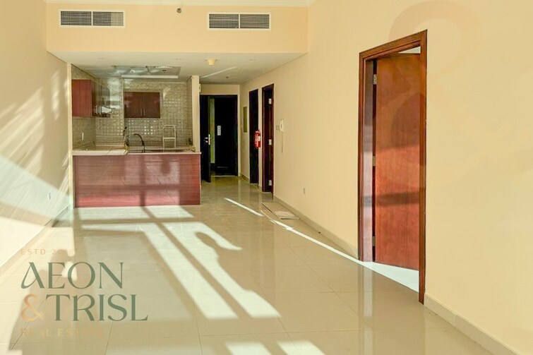 Oasis Tower 1 Apartment for Rent, Dubai Sports City, Dubai
