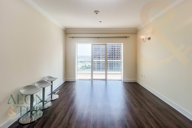 Golf View Residence Apartment for Sale, Dubai Sports City, Dubai