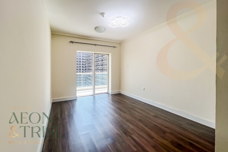 Golf View Residence Apartment for Sale, Dubai Sports City, Dubai